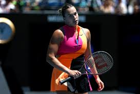Sabalenka reclama da proibição de pulseiras fitness no Australian Open: "Não entendo"