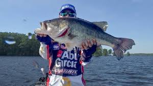 A fishing competition reels in viewers