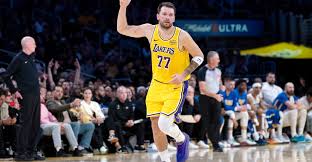 Lakers Playoff Outlook: Navigating a Tight Western Conference