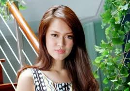 Hasil gambar untuk bugil telanjang NAJWA SHIHAB indonesia presenter tv