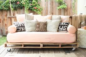 Resultado de imagem para pallets na decoração