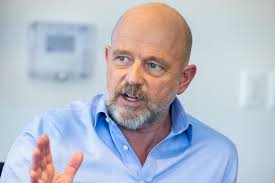 Steve Hilton's California Vision: Lower Gas Prices and a Smartphone-Free Childhood