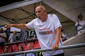Basler vs. Wagner: Ex-Nationalspieler kritisiert Augsburg-Coach scharf! - Imagen principal del artículo