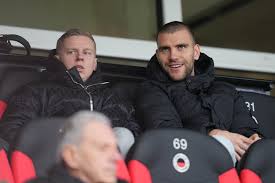 LIVE eredivisie | Rosa haakt in warming-up geblesseerd af, Berghuis terug in selectie Ajax tegen Excelsior, Zinchenko op tribune
