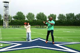 Eva Longoria and DeMarcus Ware ate at 2 restaurants in 'best day' in D-FW