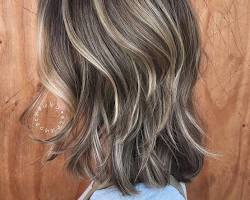 Image de Fine hair with colorful highlights