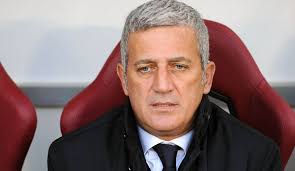 Seit Sommer letztem Jahr war Petkovic Trainer bei <b>Lazio Rom</b> gewesen - vladimir-petkovic-bank-600