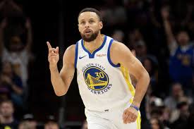 How a new contract extension for Steph Curry could determine Warriors’ future