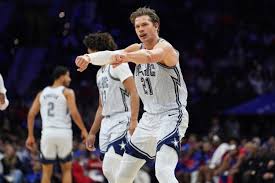 Moe Wagner signing deal