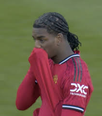 리즈 유나이티드 대 맨유 - 치열한 1-1 무승부, 유망주 수비-공격의 만남이 빚은 아쉬움 (에이든 헤븐, 조슈아 지르크지)