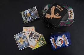 Detienen a hombre acusado de estafar por más de $3 millones con cartas Pokémon en Santiago