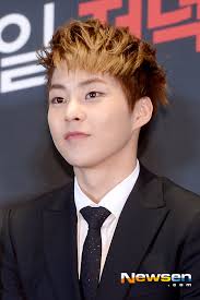 EXO&#39;s Xiu Min talked about the success of EXO throughout this year. EXO recently had an interview with Newsen in a waiting room for a music program after ... - 6206_original