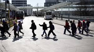 Väkivaltainen 11-vuotias tyttö on kylvänyt pelkoa Vuosaaressa – tytön isä vakuuttaa, että käytökseen on puututtu