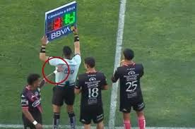 ¡Se volvió loco! Édgar Guerra empuja al árbitro y se expone a 1 año de suspensión