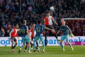 Schoonmaak bij Ajax: 'Mogelijk vier spelers vertrekken voor niets'