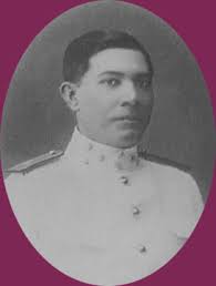 ... meetmethoden verbeterde en bijna de top van de Topografische Dienst bereikte. Militaire opleiding. Wilhelm Linnemann werd in 1895 in Soerakarta op Java ... - LinnemPortr3