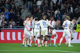 L'OL remporte un match spectaculaire contre Rennes et se rapproche d'une qualification directe en Ligue des champions
