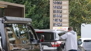 „Bürokratisch und ineffizient“: Darum hat NRW ein Problem mit der 12-Uhr-Tankregel — WAZ | Westdeutsche Allgemeine Zeitung