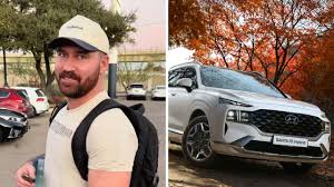 'You Want To Try?': Hyundai Santa Fe Owner Can’t Open the Doors of His Vehicle. Then He Hits the 'Super Secret Button’