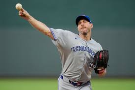 Max Scherzer pitching for the Blue Jays