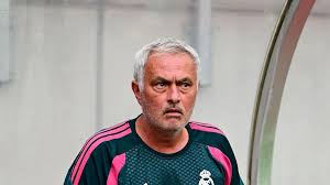 Mourinho: vi tres caras del Real Madrid y este jugador es "un pobre"