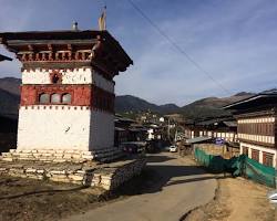Immagine di Gangtey Monastery Bhutan architecture, Blacknecked cranes Phobjikha Valley, Gangtey Nature Trail Bhutan landscape, Phobjikha village traditional houses Bhutan