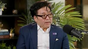 Tom Lee Cuts Bitcoin Price Prediction to $100K, Says Tether’s Gold Buying Lifts BTC Outlook