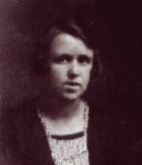 Emily Eliza Margaret RANN was born on the 3rd Jan 1899 in Edmonton, Middlesex, England. - emily_eliza_margaret_whitley_nee_rann_c1930