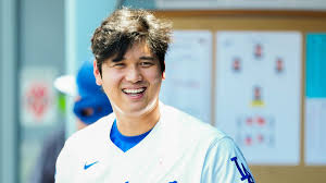 大谷翔平 試合前にほっこり一幕 外野芝生で休む“小鳥”とコミュニケーション 両手広げて羽ばたく様子も