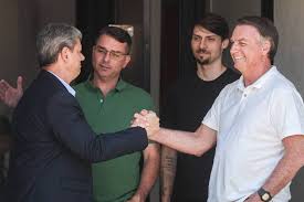 Tarcísio cancela visita a Bolsonaro na Papudinha