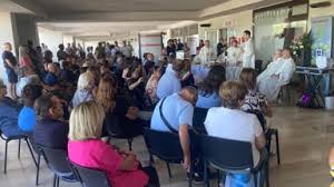 San Pio de Pietrelcina en oraci&oacute;n - Devoci&oacute;n y milagros del santo de los estigmas