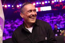Oleksandr Usyk Calls Benavidez's Bluff With Cruiserweight Move - Boxing News 24/7