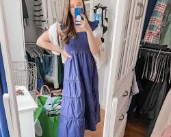 Hill House Home Nap Dress lifestyle，AI 生成