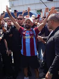 ما هي التعليمات التي أصدرها نادي طرابزون إلى مشجعيه قبل وصول محمد صلاح؟