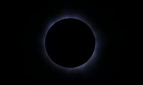 U 2014. dva potpuna pomračenja Meseca i dva delimična pomračenja Sunca