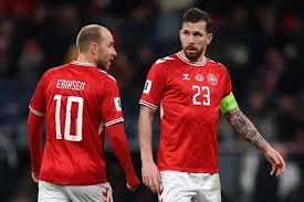 Denmark captain Højbjerg and coach Riemer react to Eriksen’s collapse