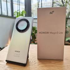 

Prise en main du Honor Magic 5 Lite 5G : un smartphone qui promet élégance et longévité