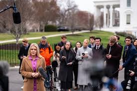 White House Reportedly Ignores Journalists With Pronouns in Email Signatures