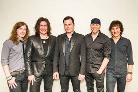 Resultado de imagem para queen extravaganza 2014
