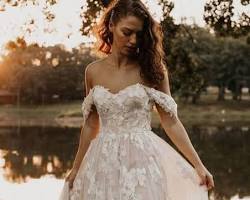 Off-the-shoulder dresses for rustic weddings
