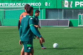 Escalação da Chapecoense: Doma de volta ao time titular