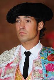 César Jiménez será el único torero que hará doblete en la feria de Burgos 2012. Mañana a partir de las 10:30 de la mañana, se presentaran los carteles de la ... - 20120517155013-cesar-jimenez-2-