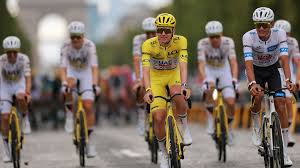 Van der Poel wint zinderende slotetappe, vijfde eindzege voor Pogacar in Tour de France