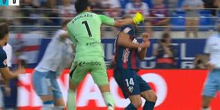 Znokautował rywala ciosem w twarz. Długo odpocznie od gry [WIDEO]