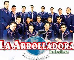 Resultado de imagen para imagenes de artistas que cantan musica de banda
