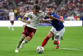 Sem Globo, CazéTV dá audiência histórica com França x Espanha na Copa
