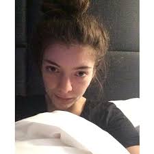 Lorde Wears No Makeup and Acne Cream to Bed, Instagrams Typical Teenage Selfie - rs_600x600-140211125417-600.Lorde-Instagram-Acne-Cream.ms.021114