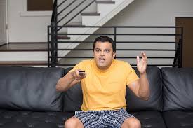 “Demasiada publicidad”: periodista portugués cuestiona la televisión mexicana