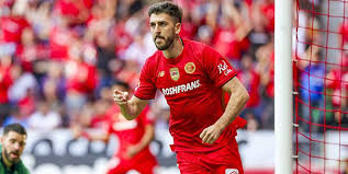 Paulinho volta a brilhar no México com calcanhar sublime (vídeo)