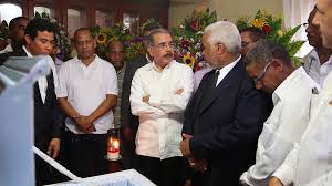 Resultado de imagen para danilo medina dando pesame